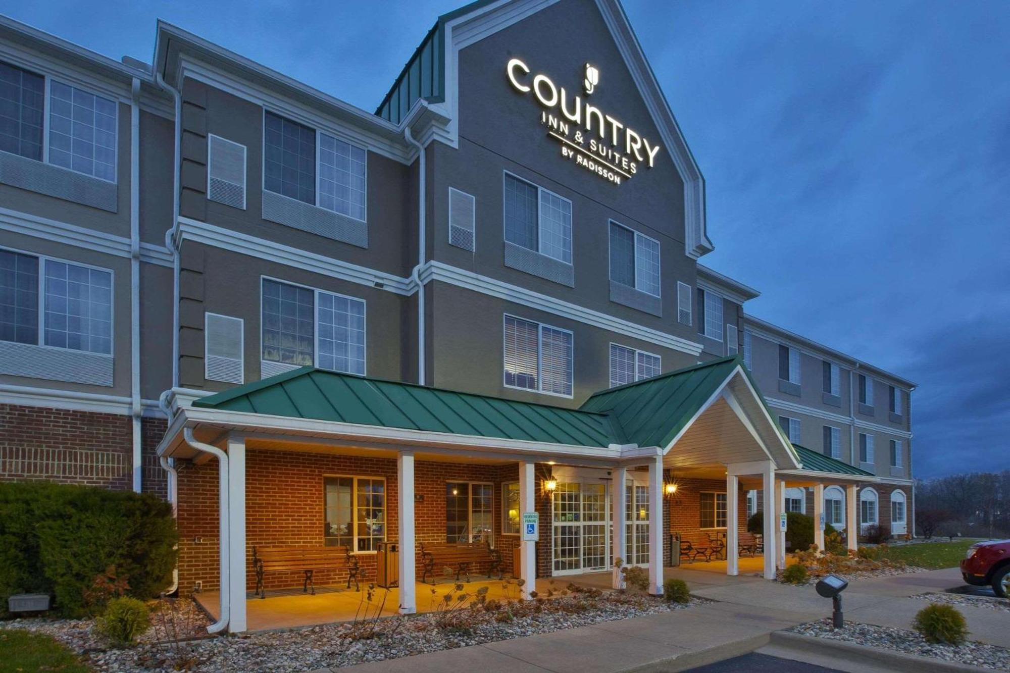 Country Inn & Suites By Radisson, Big Rapids, Mi Екстериор снимка