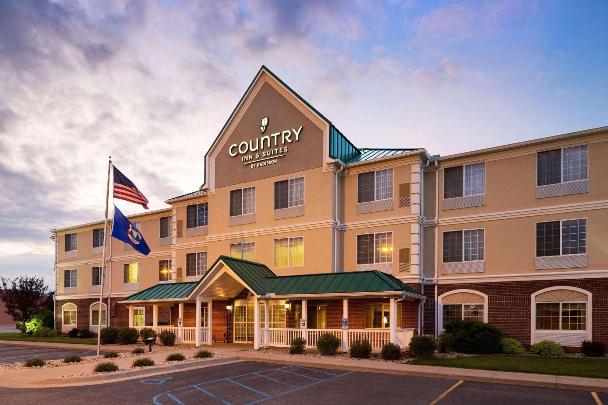 Country Inn & Suites By Radisson, Big Rapids, Mi Екстериор снимка