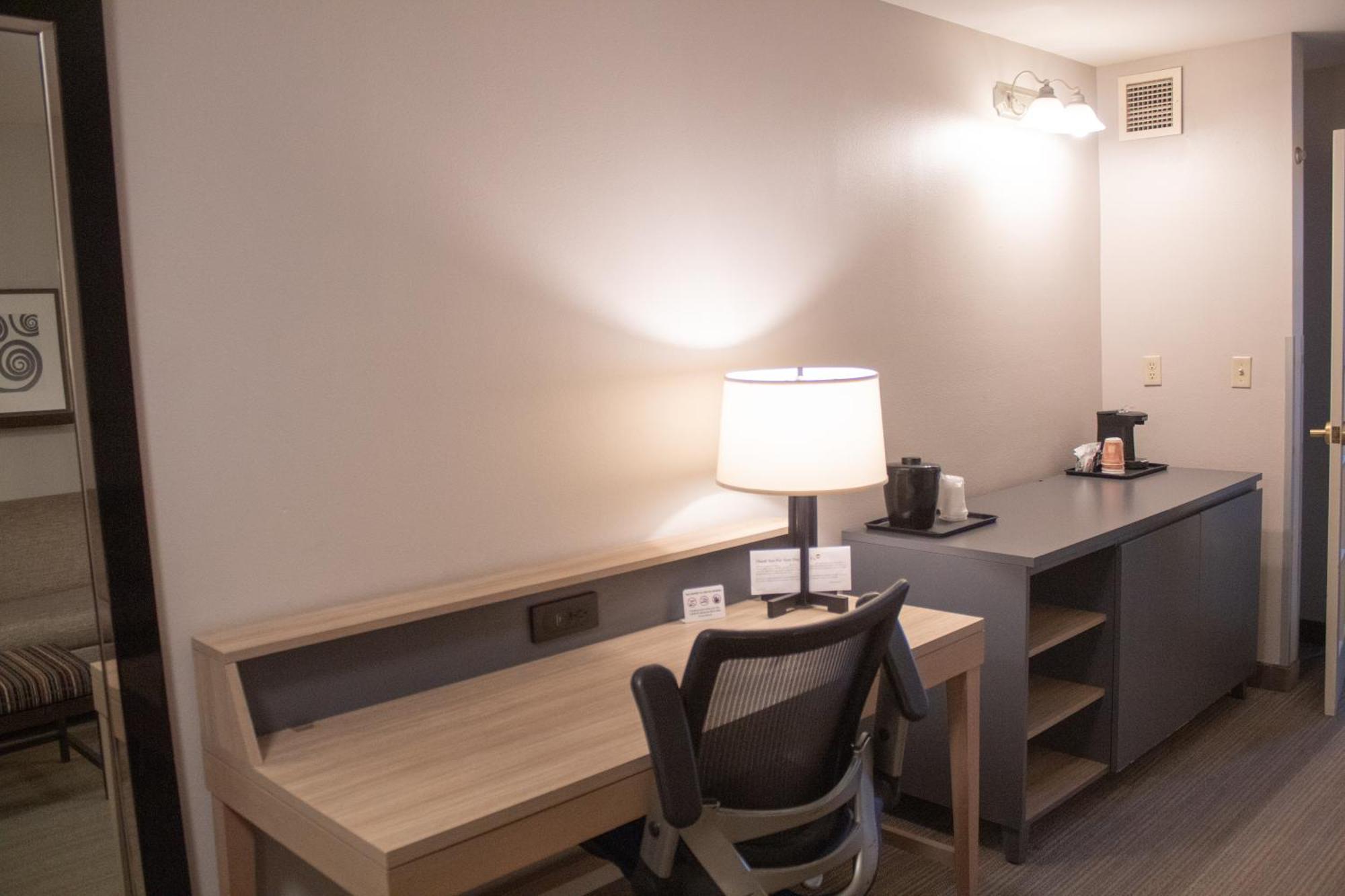 Country Inn & Suites By Radisson, Big Rapids, Mi Екстериор снимка
