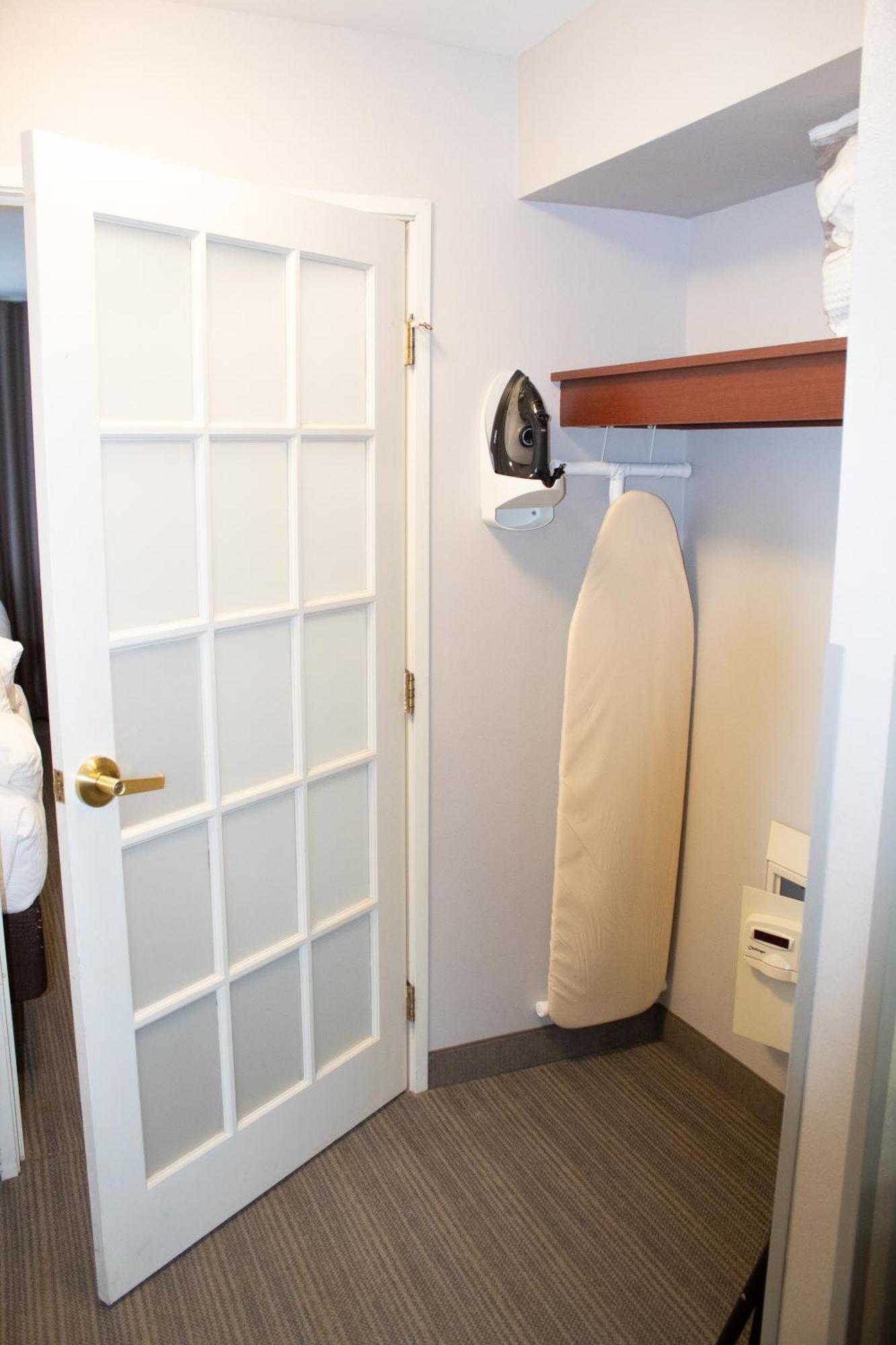 Country Inn & Suites By Radisson, Big Rapids, Mi Екстериор снимка