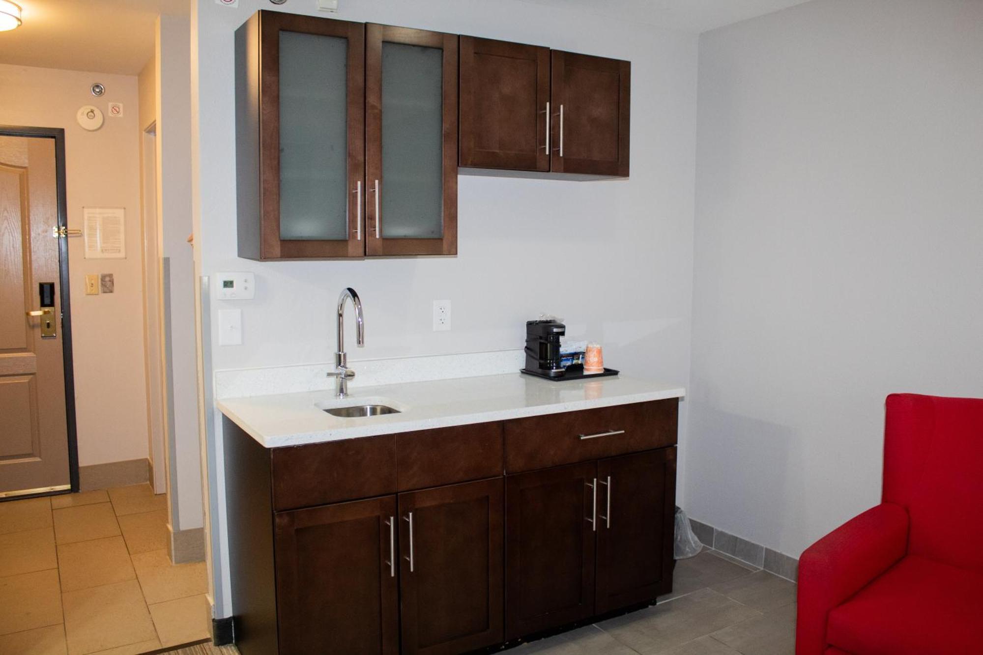 Country Inn & Suites By Radisson, Big Rapids, Mi Екстериор снимка