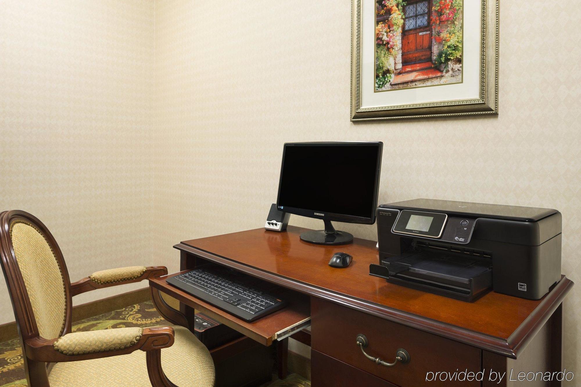 Country Inn & Suites By Radisson, Big Rapids, Mi Екстериор снимка