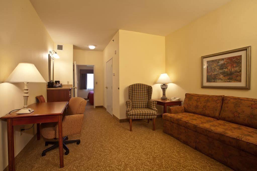 Country Inn & Suites By Radisson, Big Rapids, Mi Стая снимка